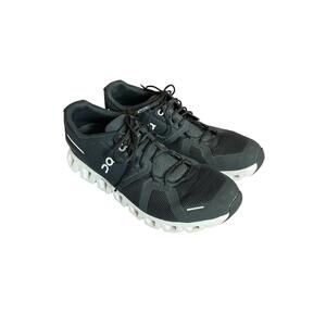 On Running Cloud 5 black sneaker shoes women’s 8.5